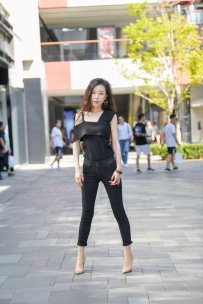 【精选街拍】Vol.3499 骨感温婉黑色系 [41P-771MB]