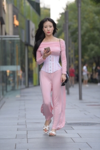 【精选街拍】Vol.3170 青春靓丽粉色系 [61P+2V-1.74GB]